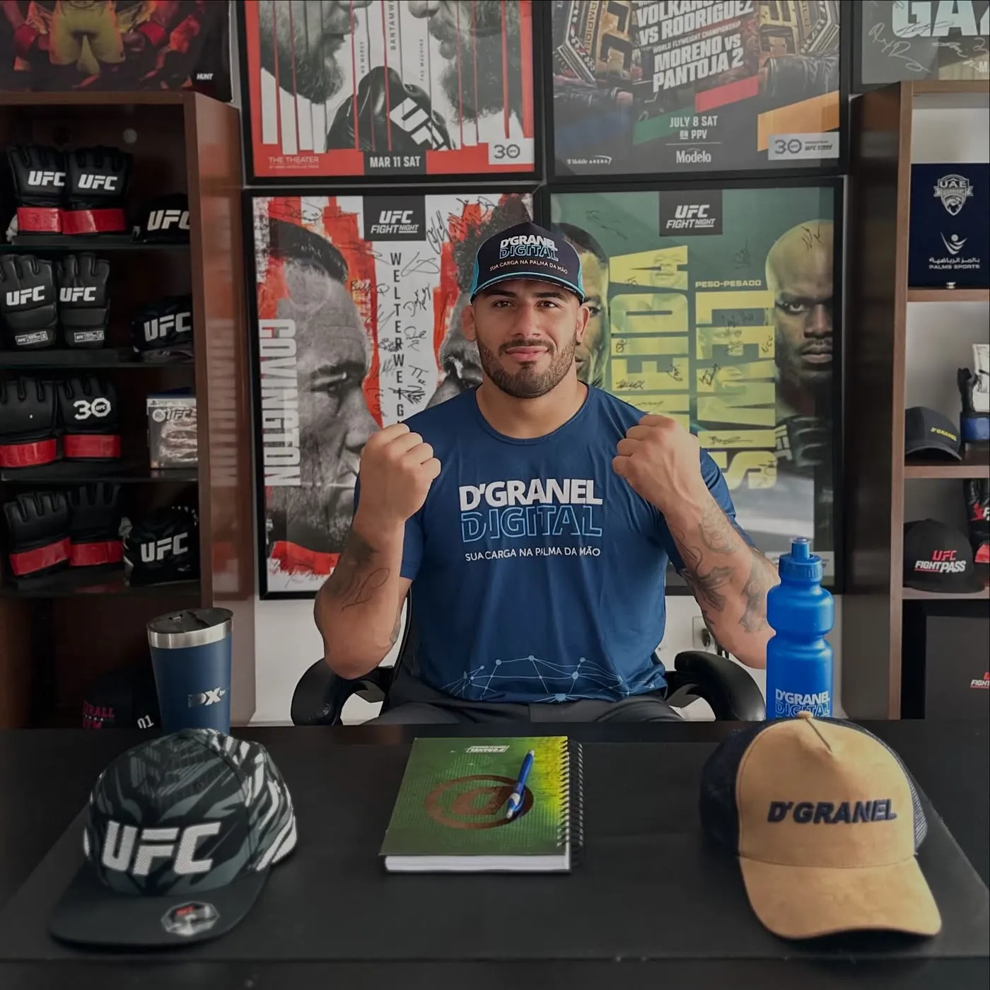 Vitor Petrino gravando para o canal no YouTube